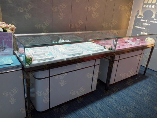 六福珠寶展柜定制 打造奢華品牌形象與提升銷售的藝術